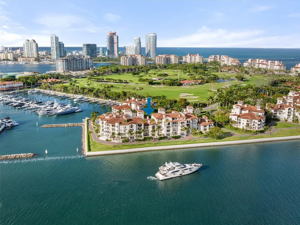 2425 Fisher Island Dr #5205 Miami Beach, FL 33109