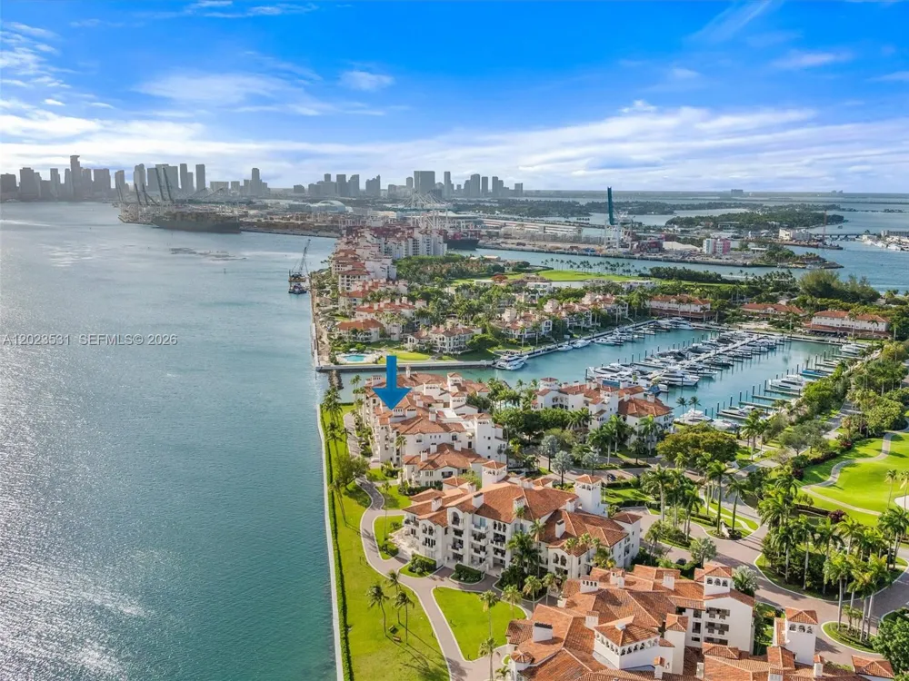 2425 Fisher Island Dr #5205 Miami Beach, FL 33109