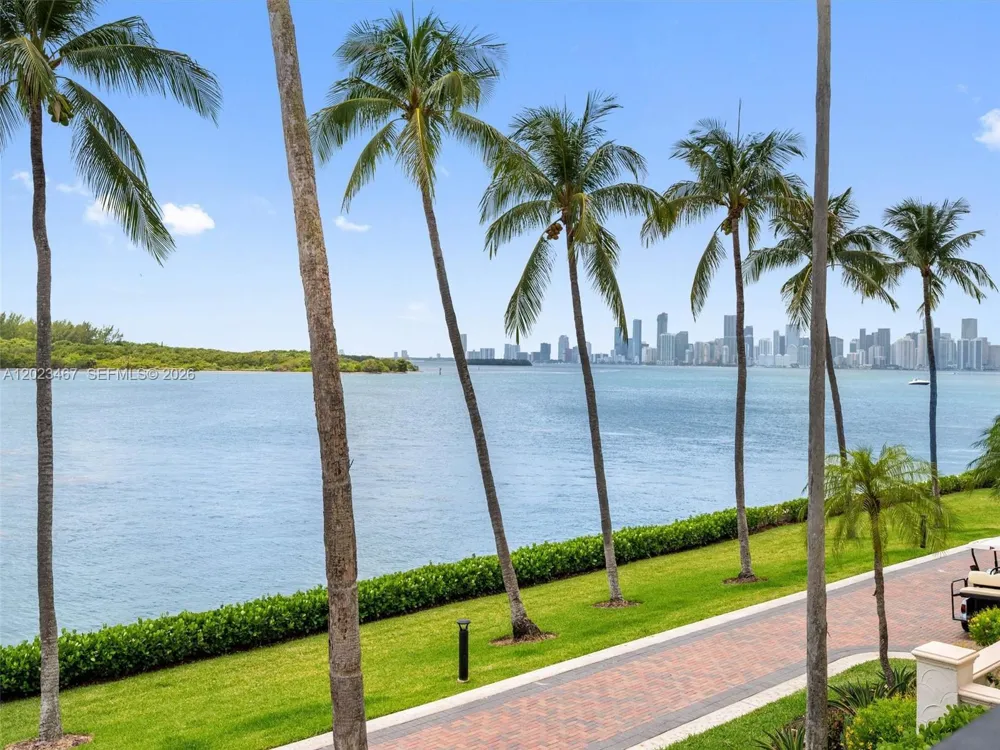 2425 Fisher Island Dr #5205 Miami Beach, FL 33109