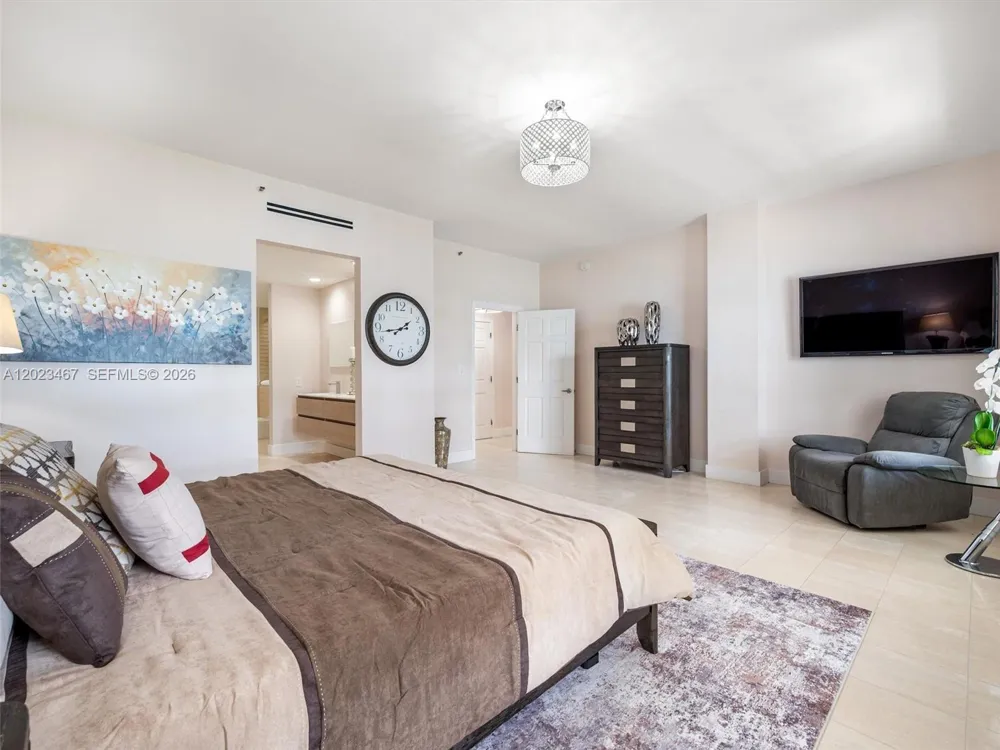 2425 Fisher Island Dr #5205 Miami Beach, FL 33109