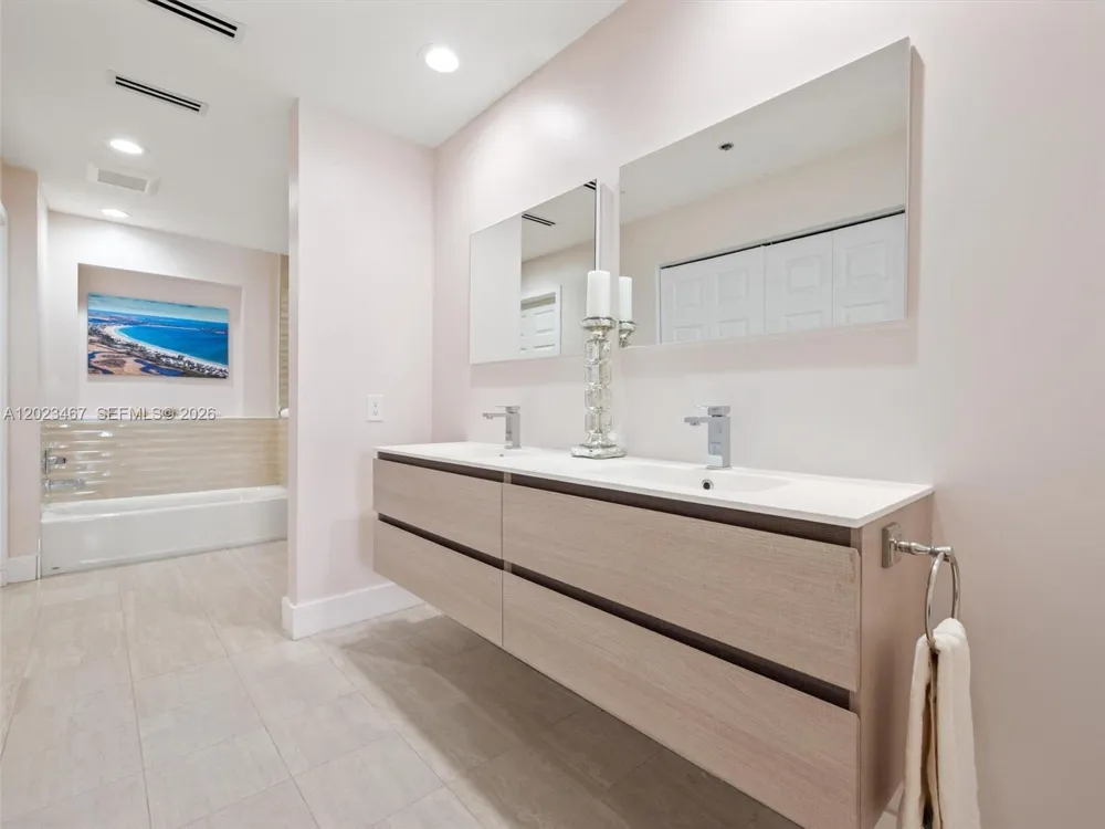 2425 Fisher Island Dr #5205 Miami Beach, FL 33109