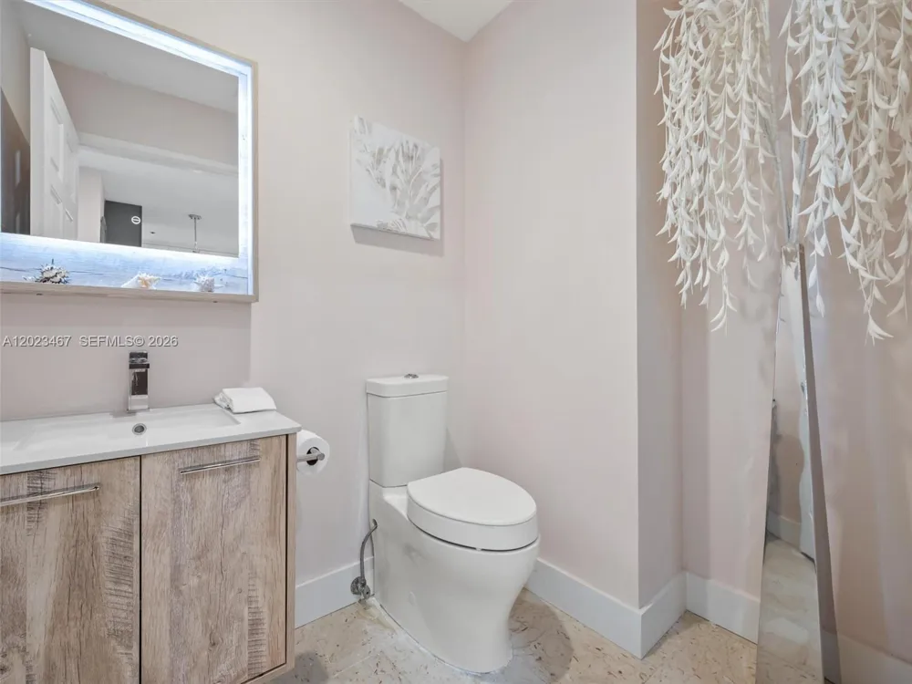 2425 Fisher Island Dr #5205 Miami Beach, FL 33109