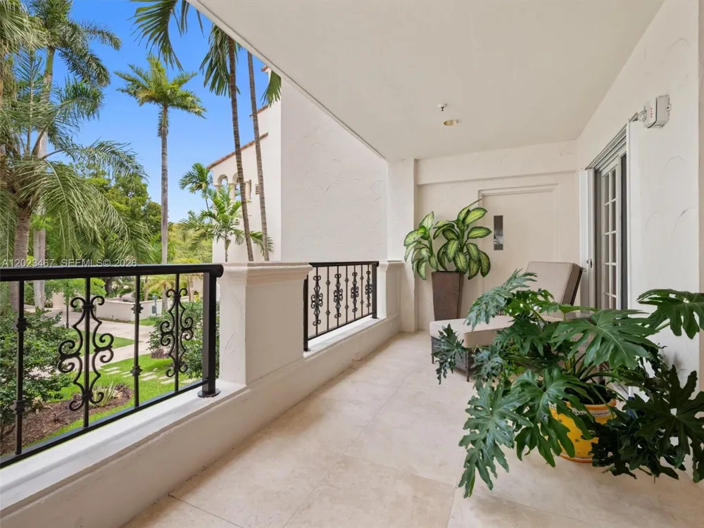 2425 Fisher Island Dr #5205 Miami Beach, FL 33109