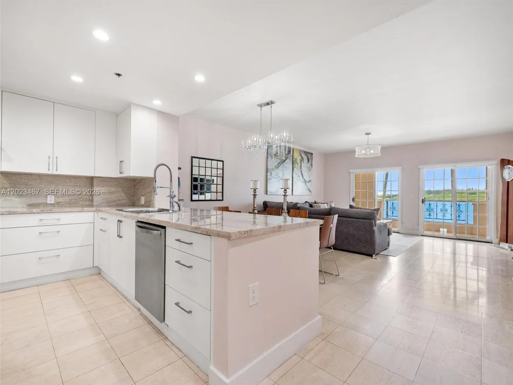 2425 Fisher Island Dr #5205 Miami Beach, FL 33109