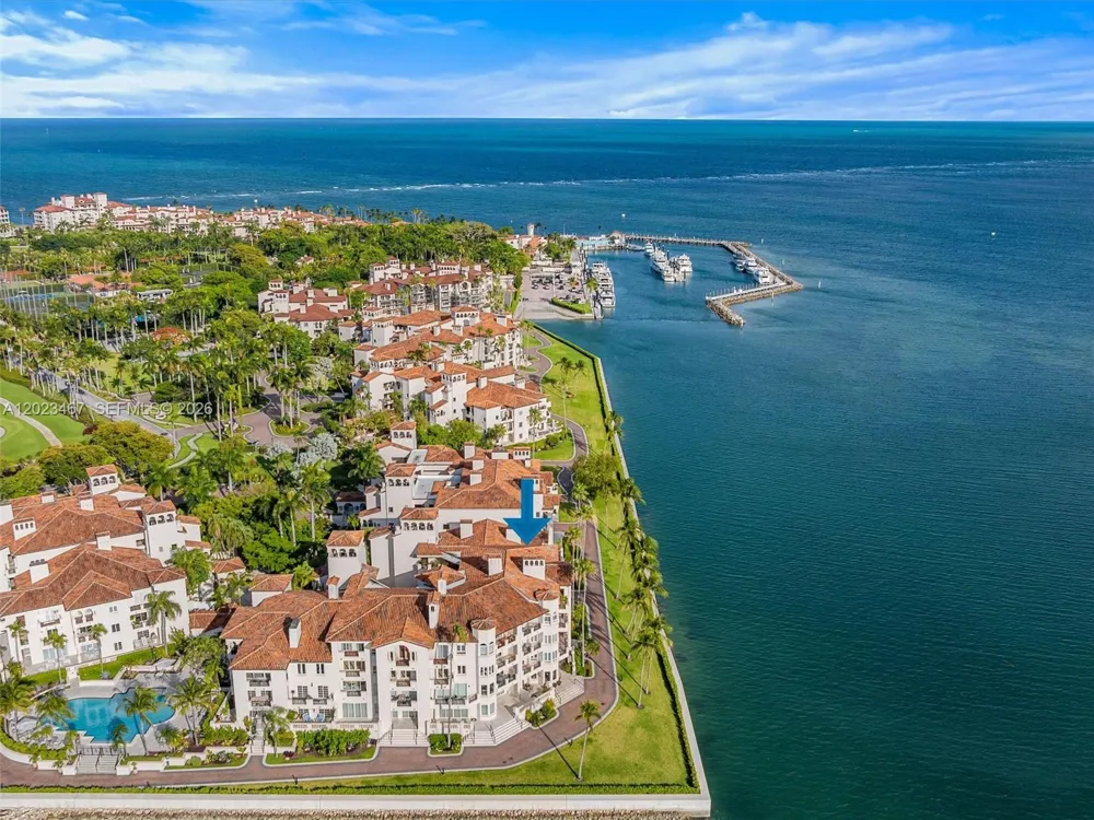 2425 Fisher Island Dr #5205 Miami Beach, FL 33109