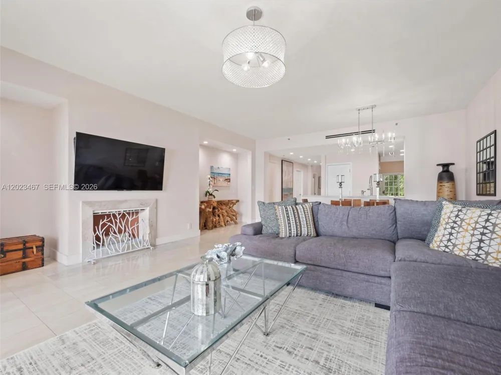 2425 Fisher Island Dr #5205 Miami Beach, FL 33109