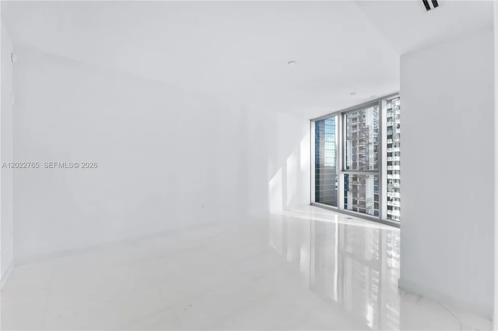 300 Biscayne Blvd Way #1802 Miami, FL 33131