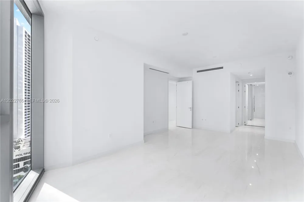 300 Biscayne Blvd Way #1802 Miami, FL 33131