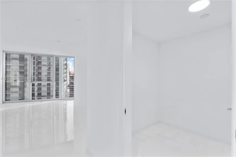 300 Biscayne Blvd Way #1802 Miami, FL 33131