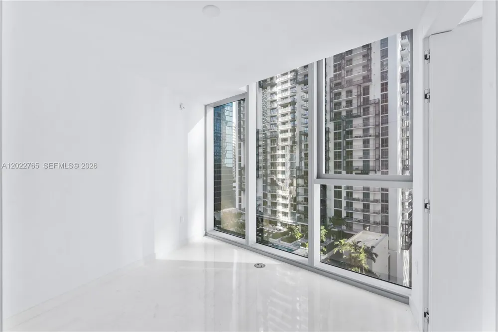 300 Biscayne Blvd Way #1802 Miami, FL 33131