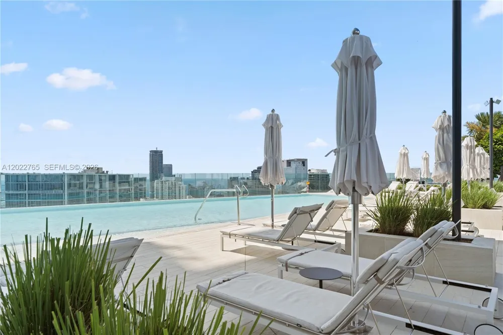 300 Biscayne Blvd Way #1802 Miami, FL 33131