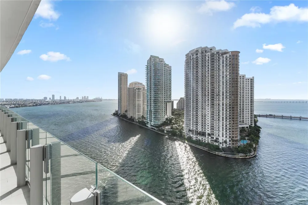 300 Biscayne Blvd Way #1802 Miami, FL 33131