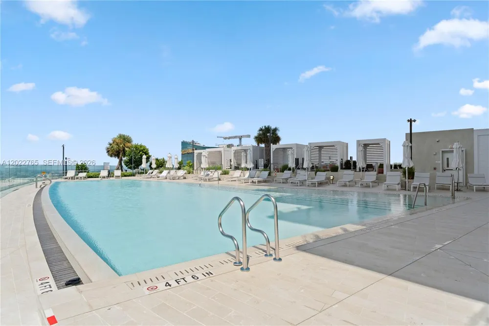 300 Biscayne Blvd Way #1802 Miami, FL 33131