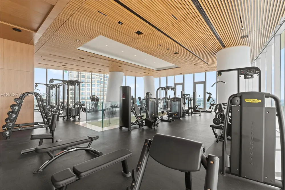 300 Biscayne Blvd Way #1802 Miami, FL 33131