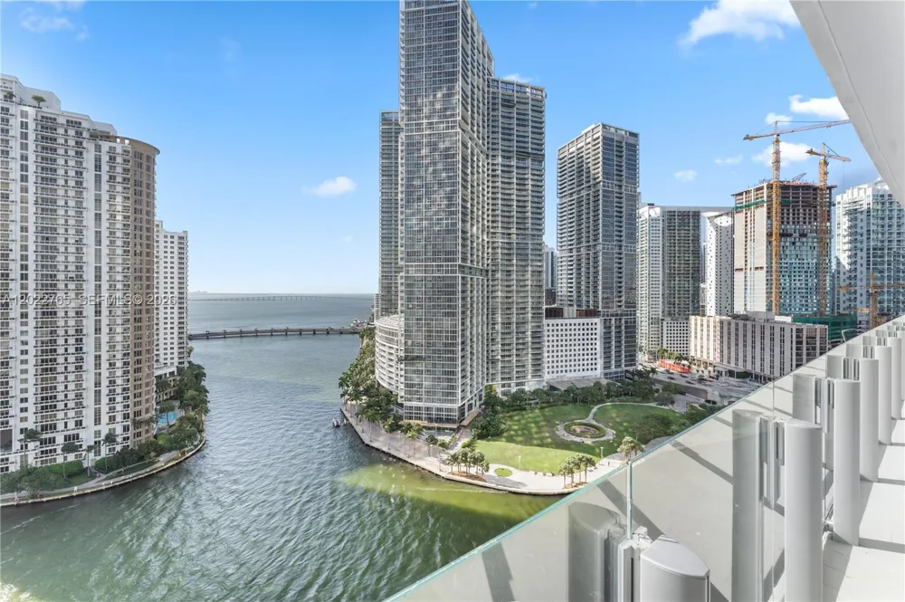 300 Biscayne Blvd Way #1802 Miami, FL 33131