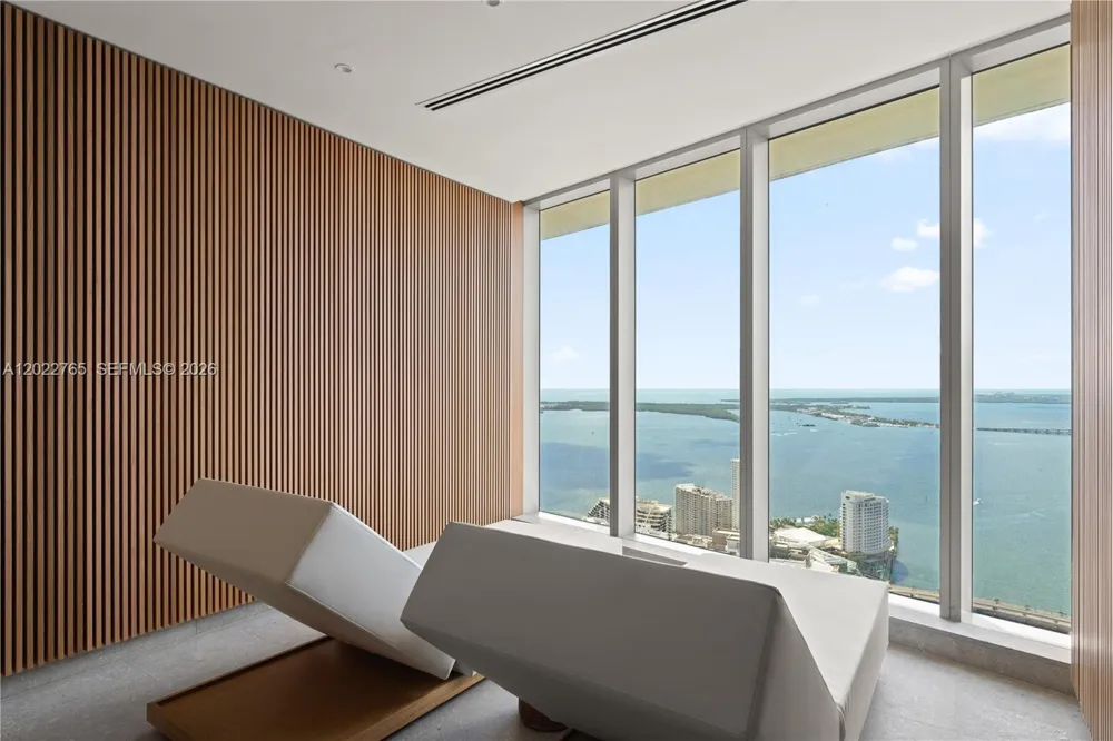 300 Biscayne Blvd Way #1802 Miami, FL 33131