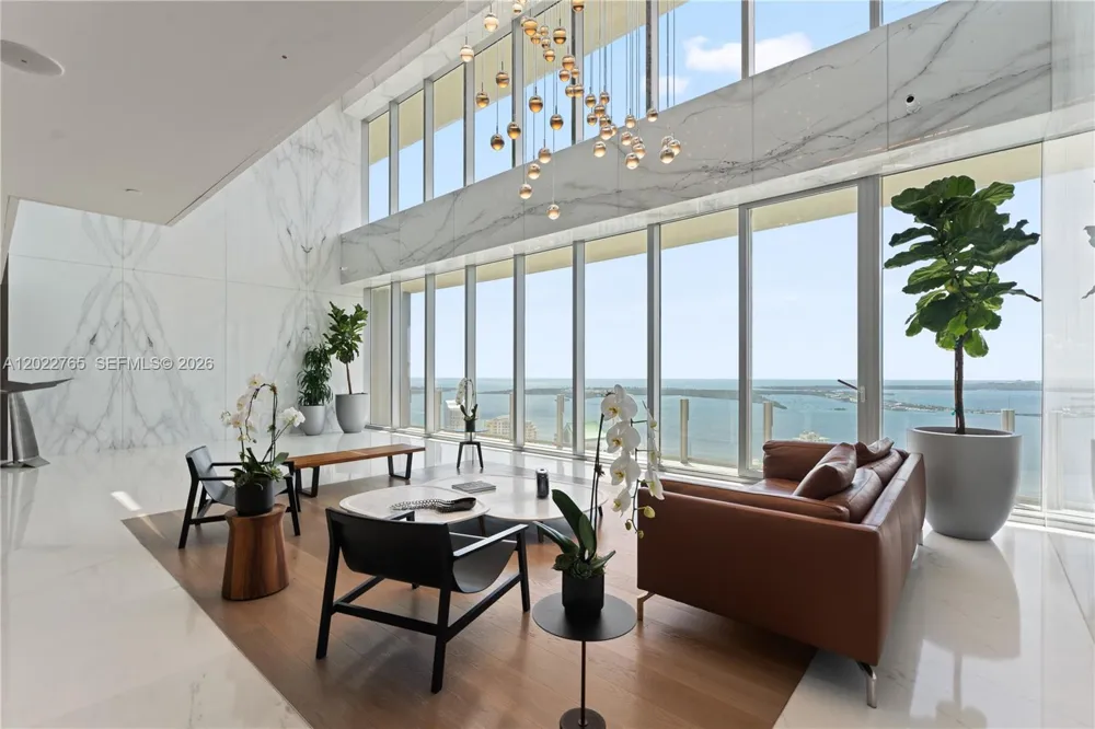 300 Biscayne Blvd Way #1802 Miami, FL 33131