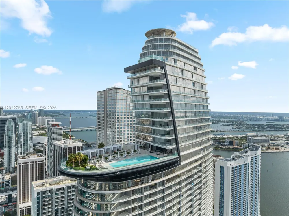 300 Biscayne Blvd Way #1802 Miami, FL 33131