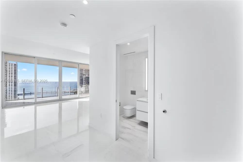 300 Biscayne Blvd Way #1802 Miami, FL 33131