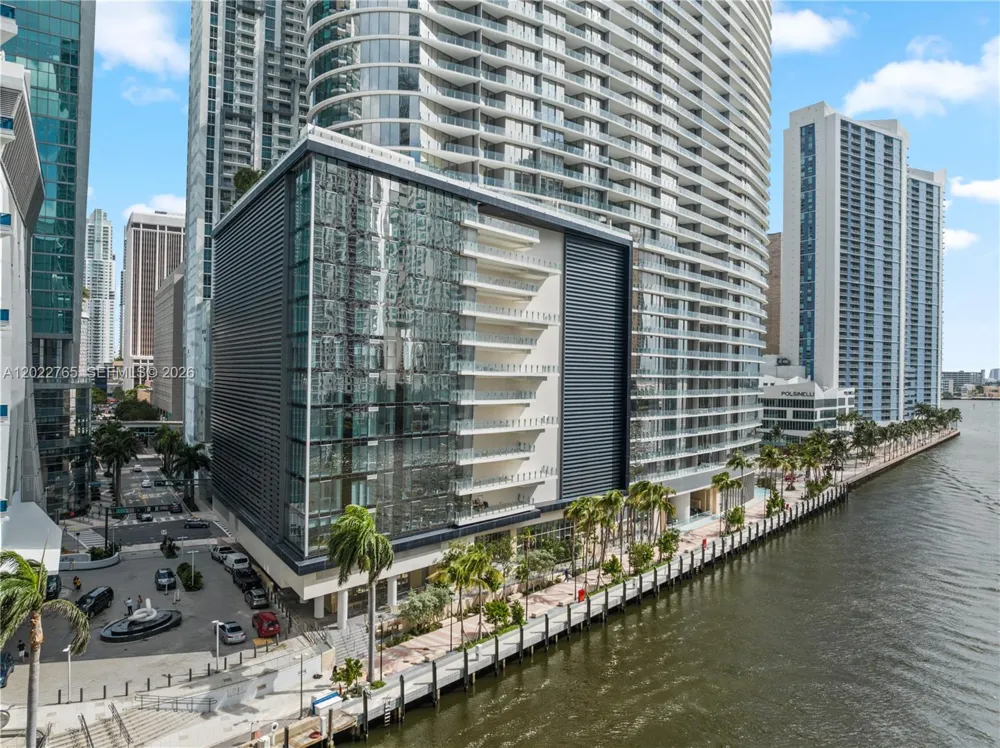 300 Biscayne Blvd Way #1802 Miami, FL 33131