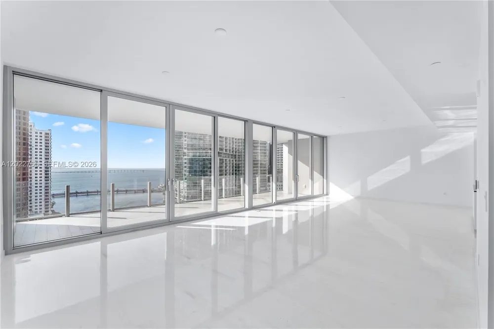 300 Biscayne Blvd Way #1802 Miami, FL 33131