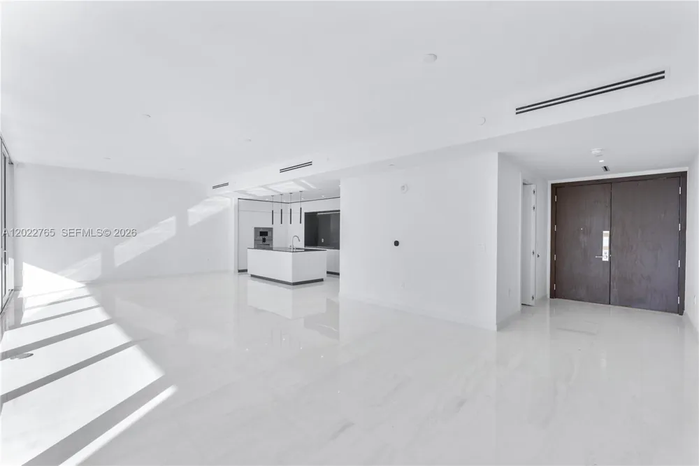 300 Biscayne Blvd Way #1802 Miami, FL 33131