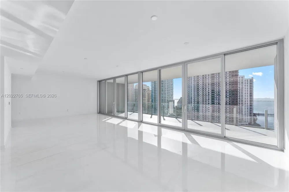 300 Biscayne Blvd Way #1802 Miami, FL 33131