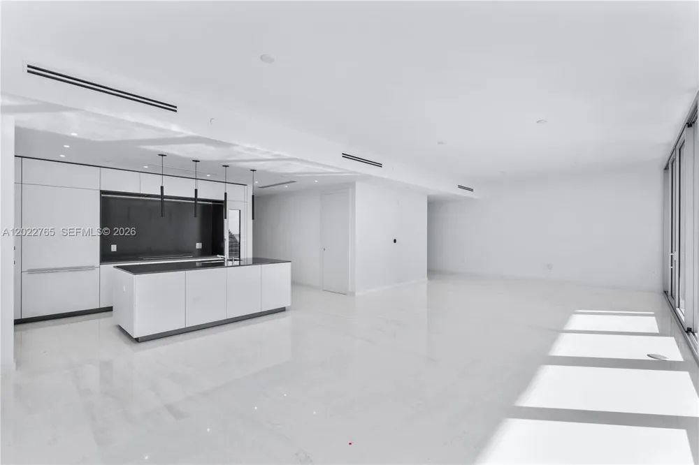 300 Biscayne Blvd Way #1802 Miami, FL 33131