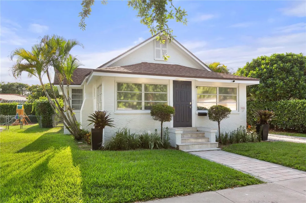 900 Tangier St Coral Gables, FL 33134
