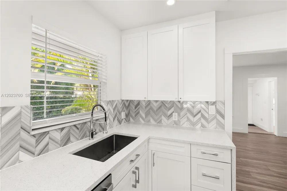 900 Tangier St Coral Gables, FL 33134