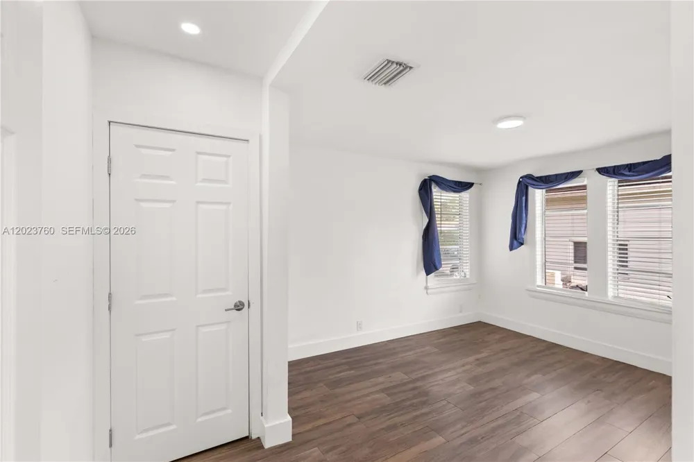 900 Tangier St Coral Gables, FL 33134