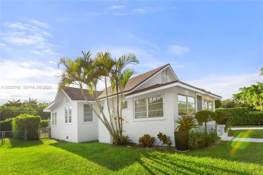 900 Tangier St Coral Gables, FL 33134