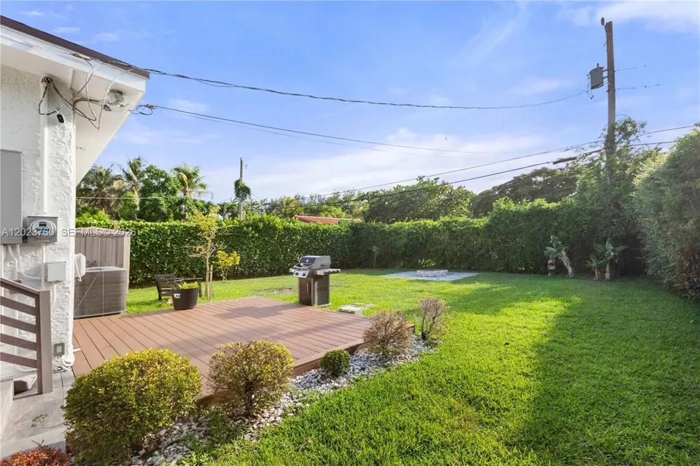 900 Tangier St Coral Gables, FL 33134