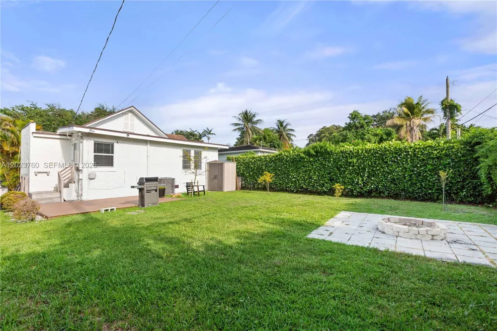 900 Tangier St Coral Gables, FL 33134
