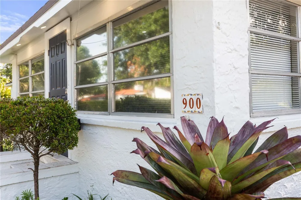 900 Tangier St Coral Gables, FL 33134