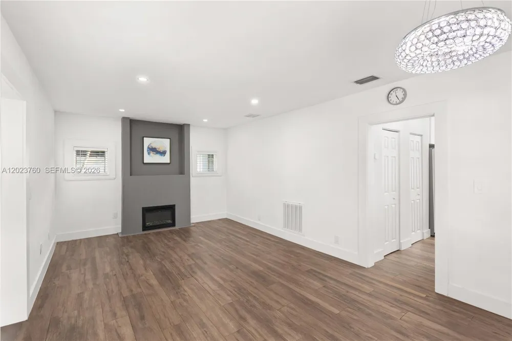 900 Tangier St Coral Gables, FL 33134