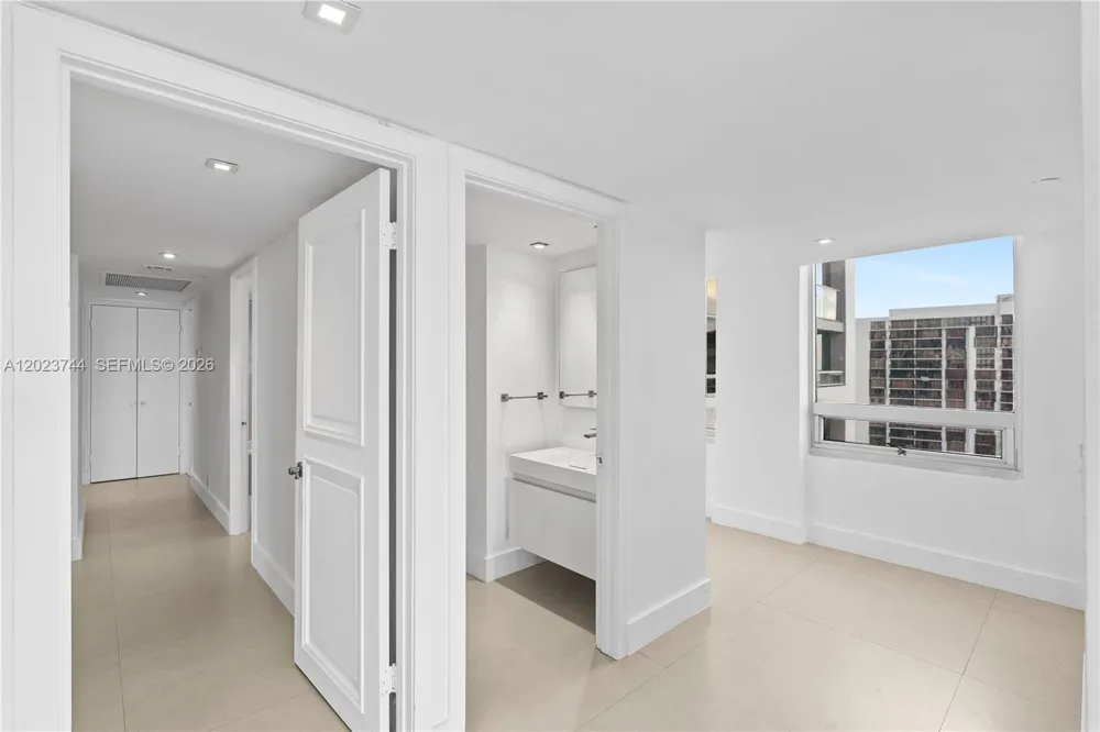 1541 Brickell Ave #C1607 Miami, FL 33129