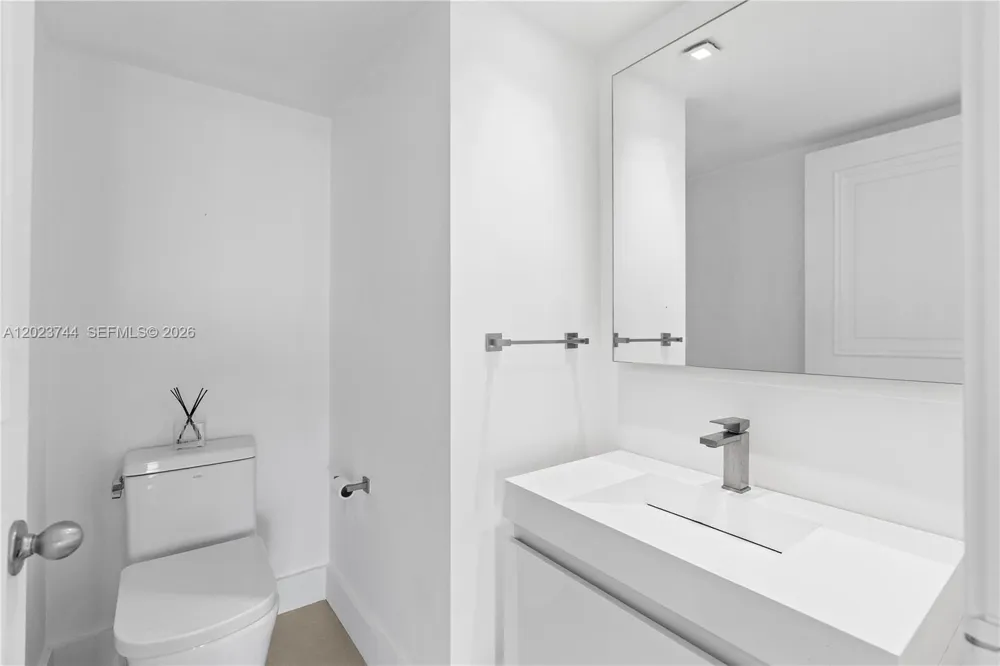 1541 Brickell Ave #C1607 Miami, FL 33129