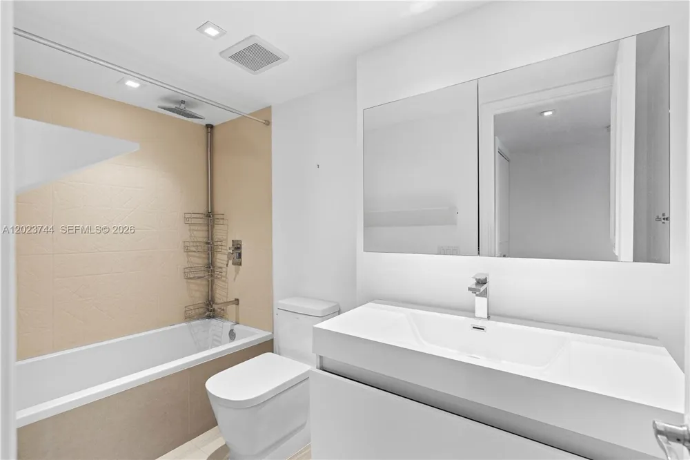 1541 Brickell Ave #C1607 Miami, FL 33129