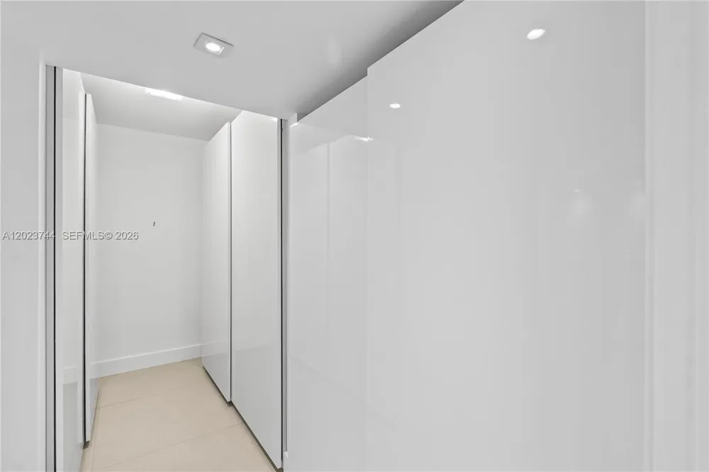 1541 Brickell Ave #C1607 Miami, FL 33129