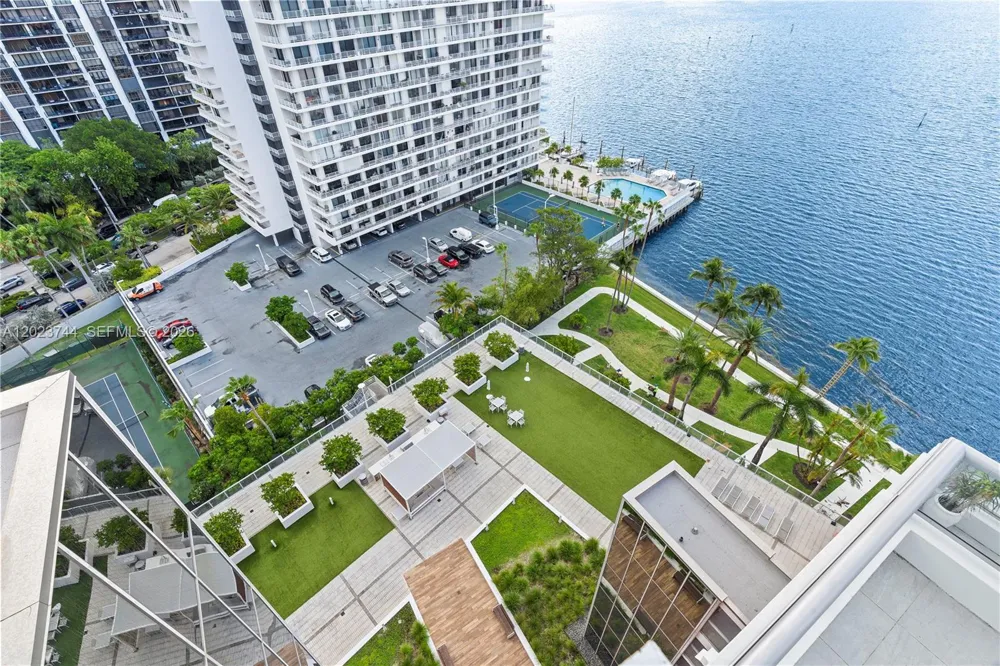 1541 Brickell Ave #C1607 Miami, FL 33129