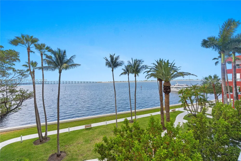 1541 Brickell Ave #C1607 Miami, FL 33129