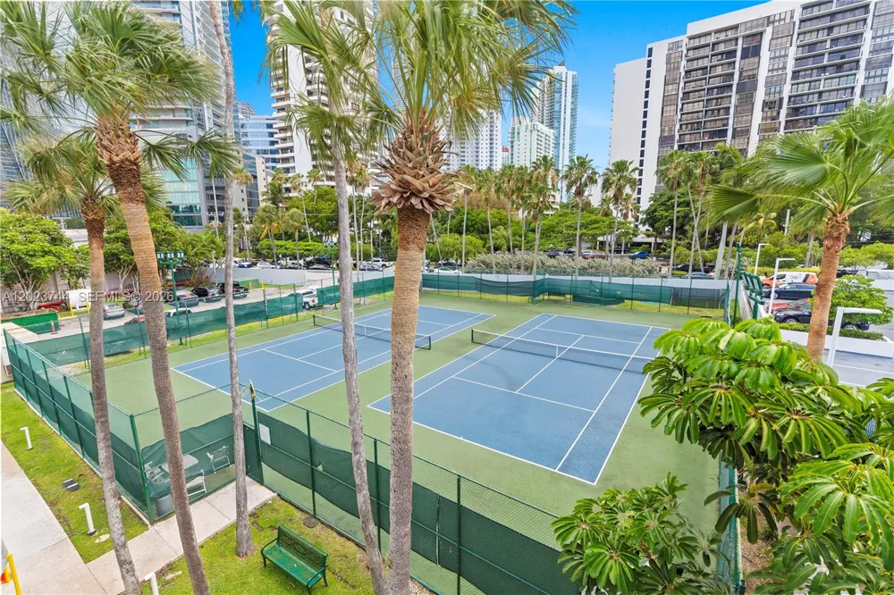 1541 Brickell Ave #C1607 Miami, FL 33129