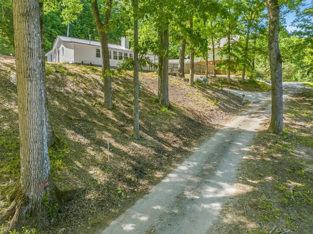 549 Little Jackson Ln Parsons, TN 38363