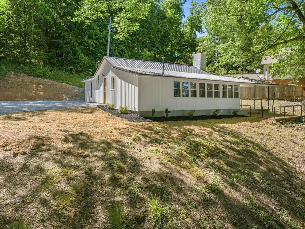 549 Little Jackson Ln Parsons, TN 38363