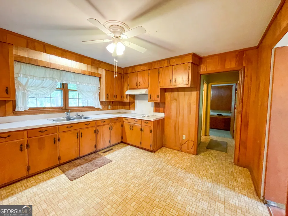 7517 Blacks Bluff RD SW Cave Spring, GA 30124