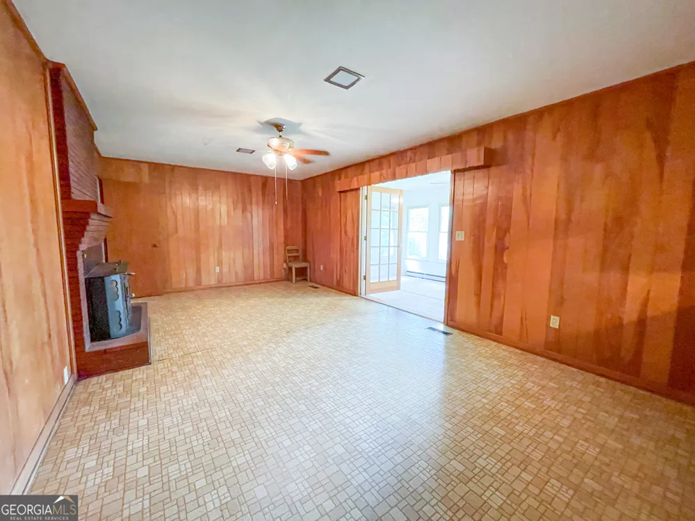 7517 Blacks Bluff RD SW Cave Spring, GA 30124