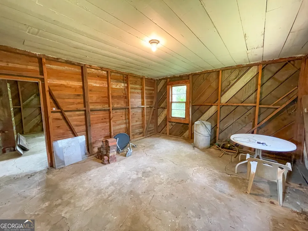 7517 Blacks Bluff RD SW Cave Spring, GA 30124