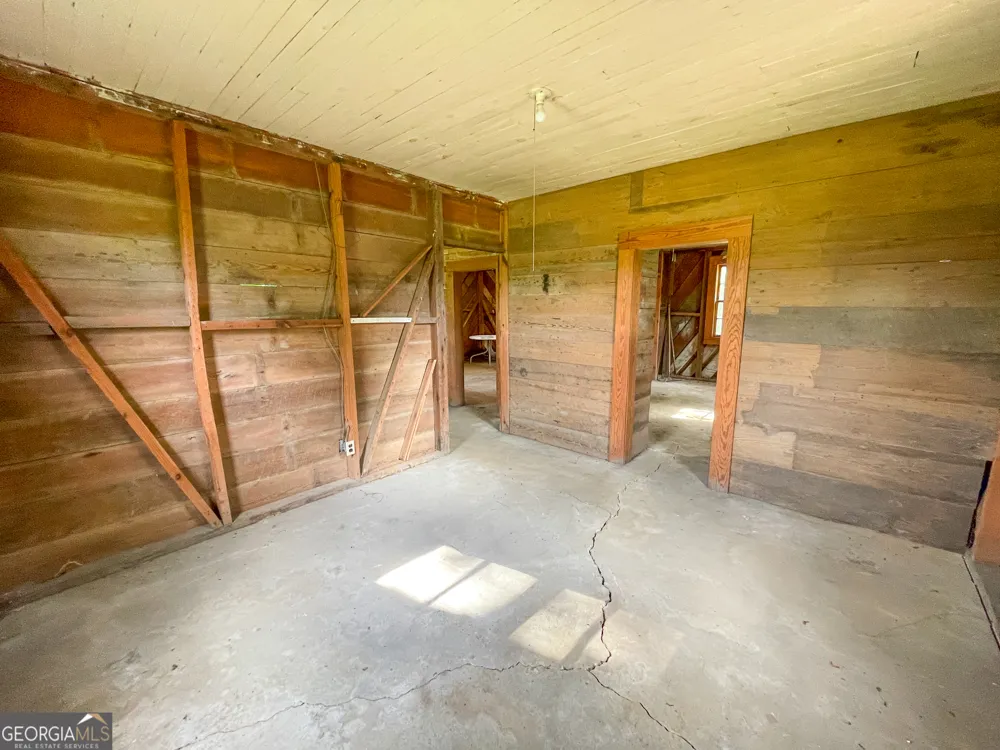 7517 Blacks Bluff RD SW Cave Spring, GA 30124