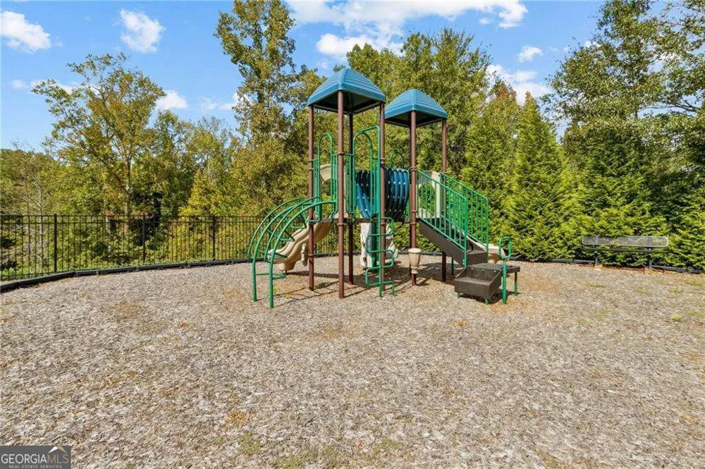 1194 Pinnacle DR Hoschton, GA 30548